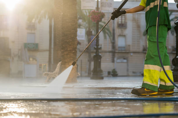 Best Oil Spill Cleanup  in Fox Crossing, WI